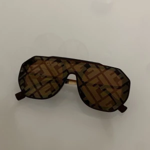 Fendi glasögon - .