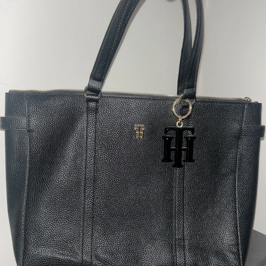 Äkta Svart väska-Tommy Hilfiger - 2