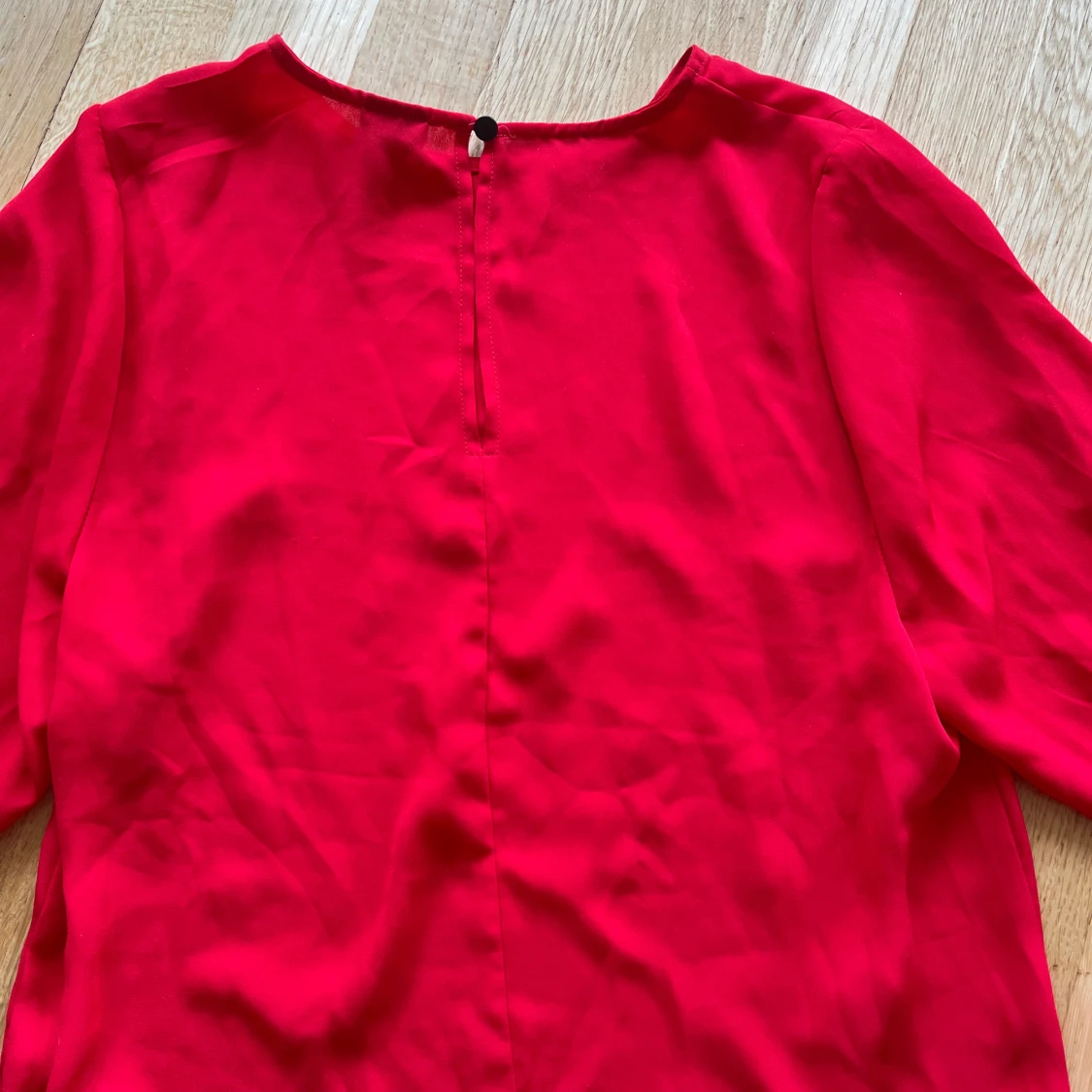 Röd blus från Gina Tricot - 1