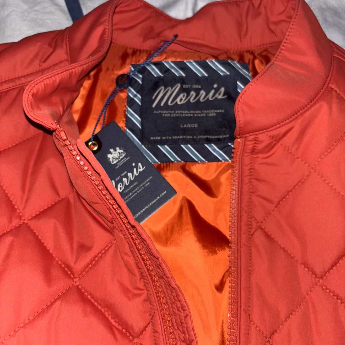 Quiltad orange väst från Morris - 3