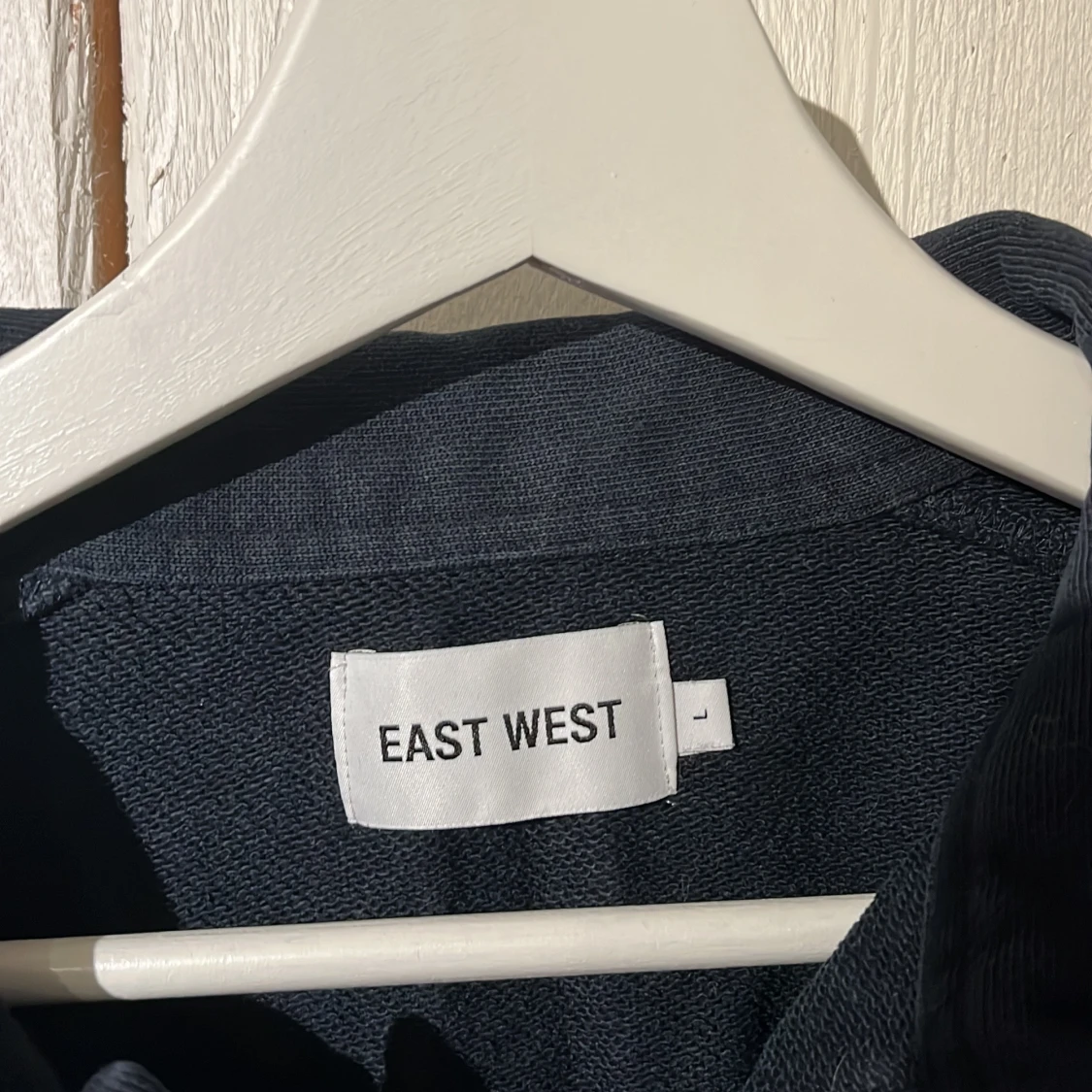 Svart pikétröja från East West - 1