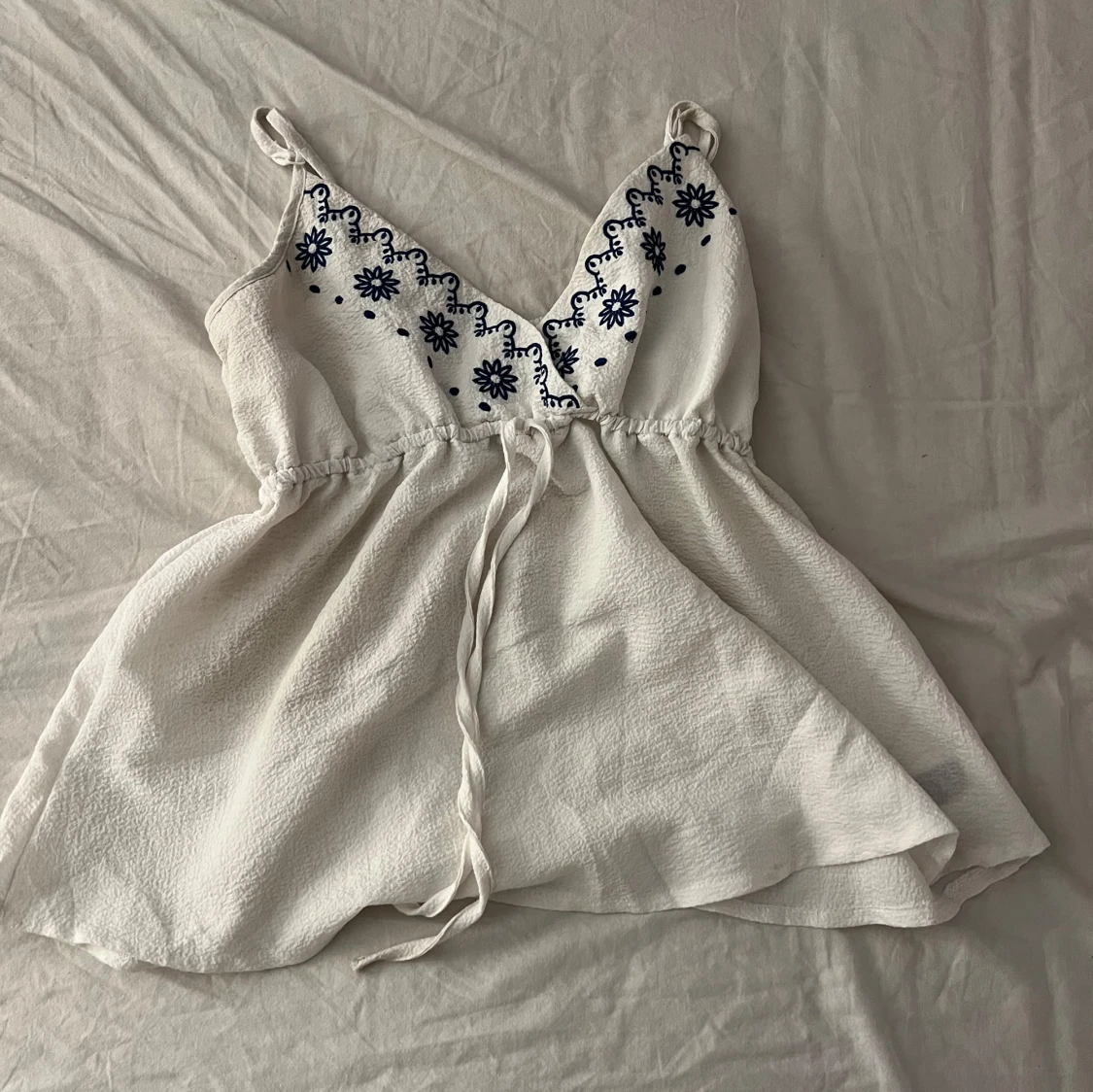 Vit broderad linnetopp från Shein