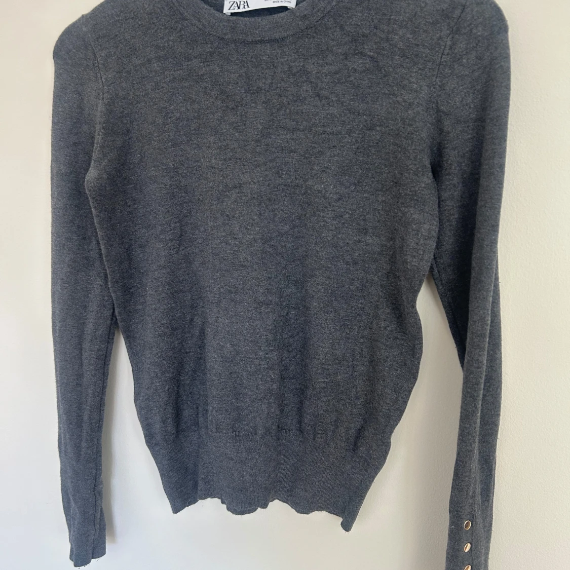 Mörkgrå stickad tröja från Zara - 1