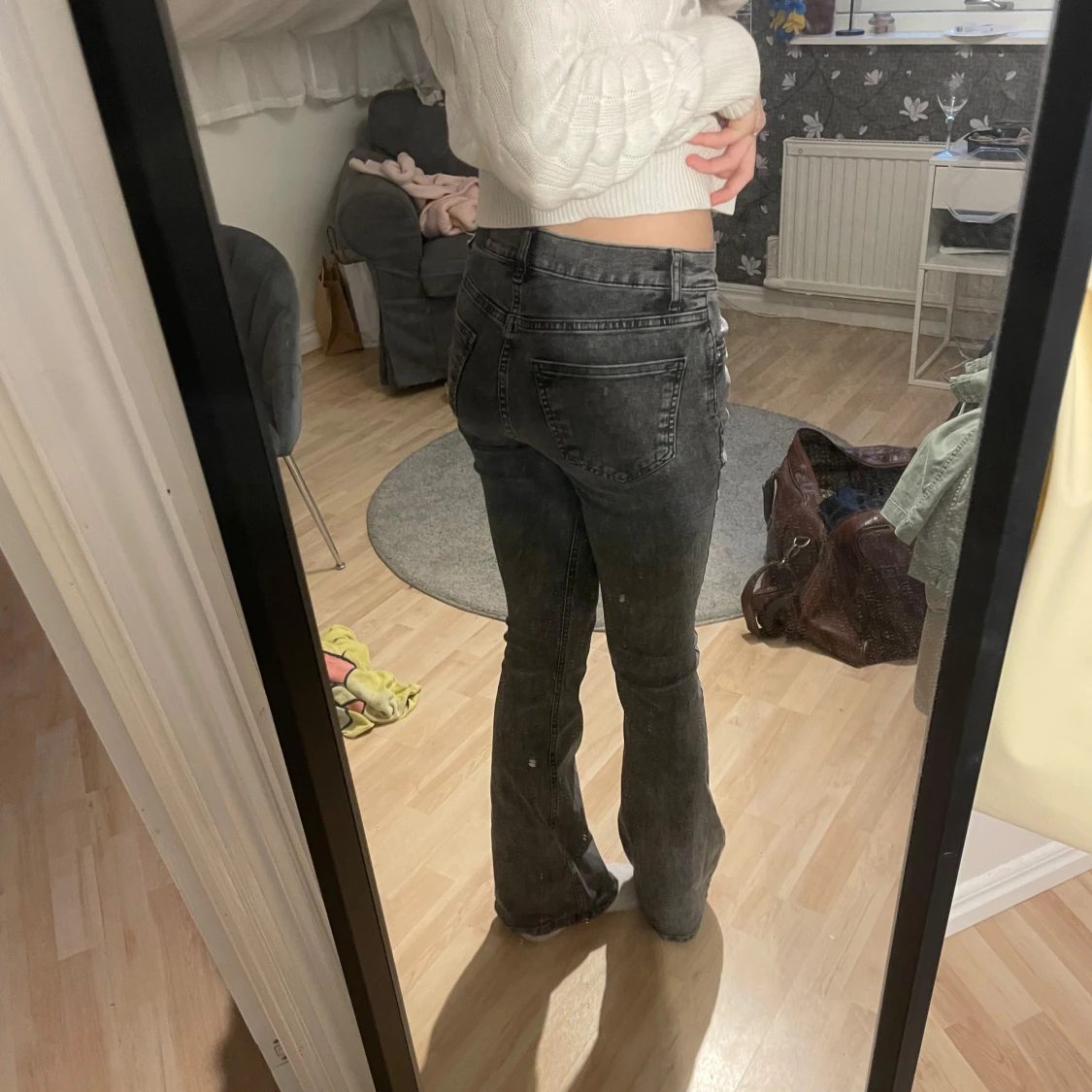 Gråa bootcut jeans låg/mid midja - 3