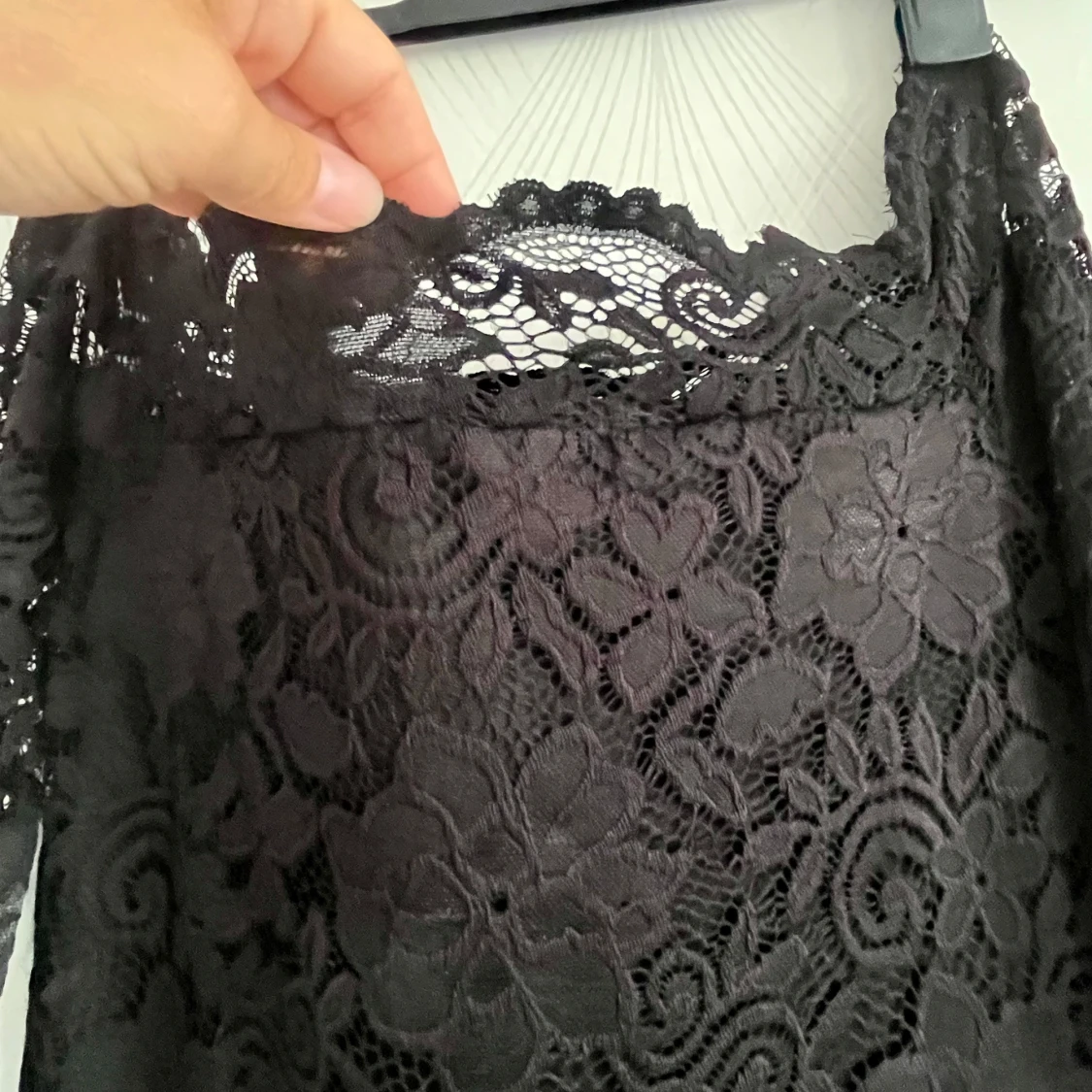 Svart spetsklänning från AMISU - 1