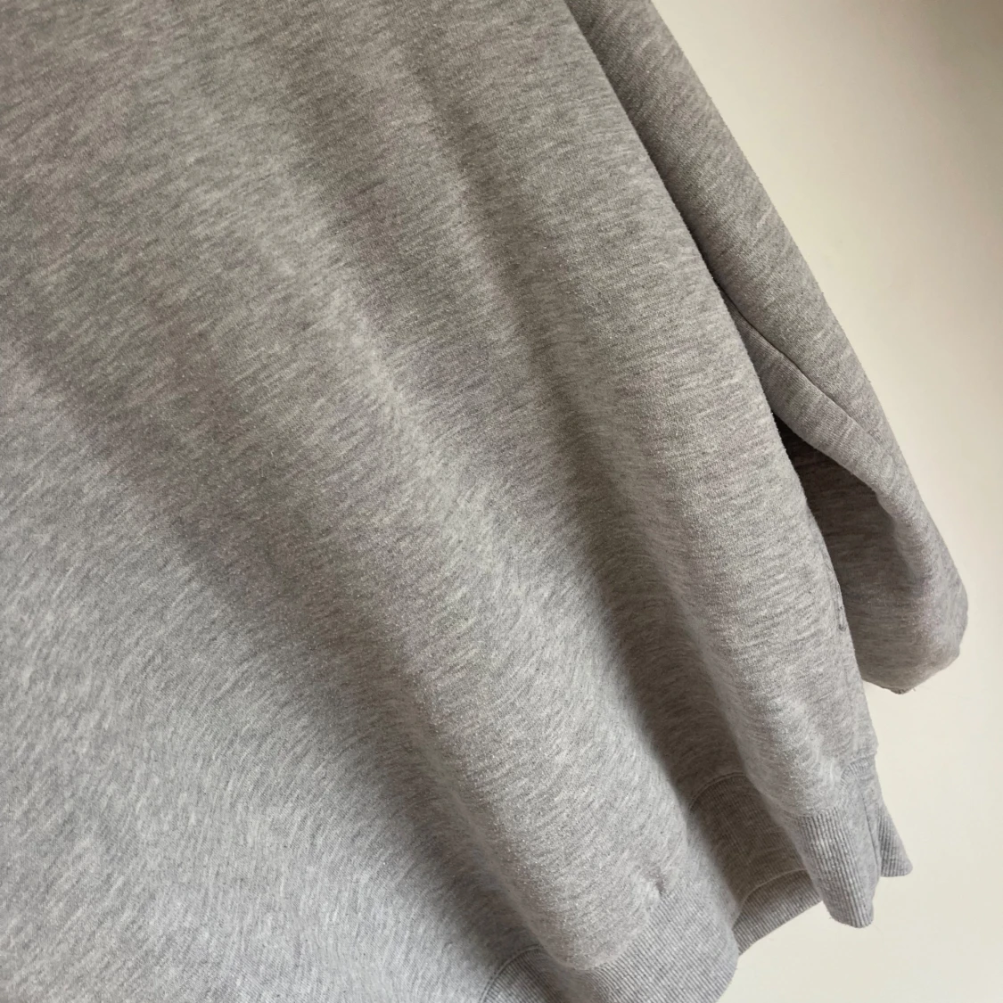 Grå sweatshirt från SMOG XS - 3