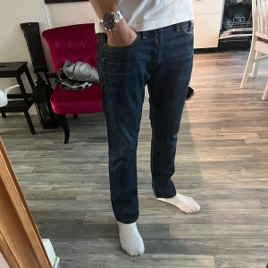 Vintage Replay Raw Selvedge Jeans  - Vintage Replay Jeans, storlek 30/30, bra skick, liten skada i grenen men inget man tänker på, modell waitom, sitter slim/straight, riktigt snygg tvätt. Pris är diskuterbart👌