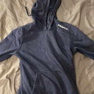 CRAFT HOODIE - Inte använd jättemycket, men ibland