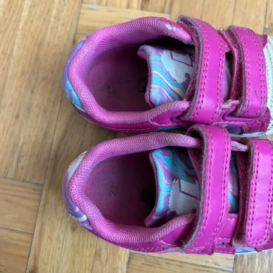 Färgglada sneakers med kardborre, strl 21 - 1