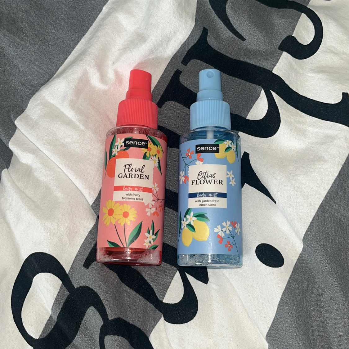 Två fina parfymer med ljuvlig doft!