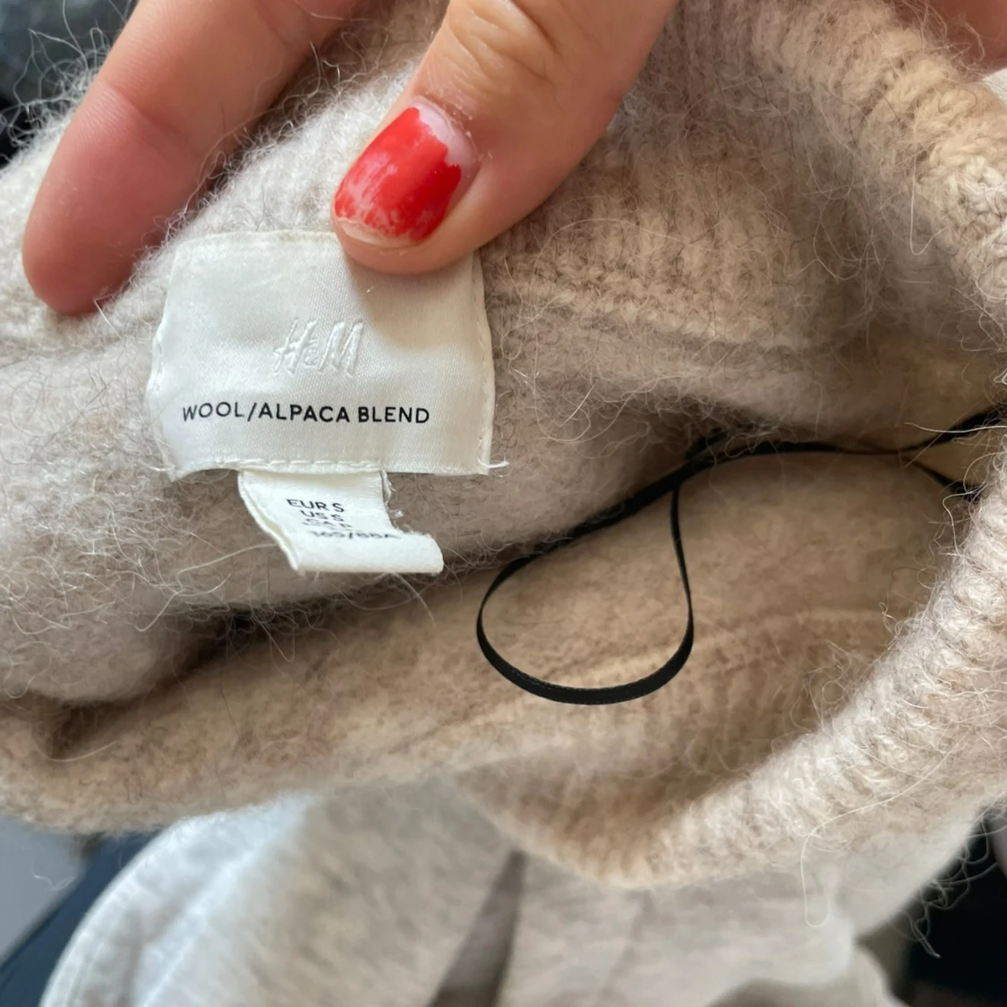 Beige stickad tröja från H&M - 1