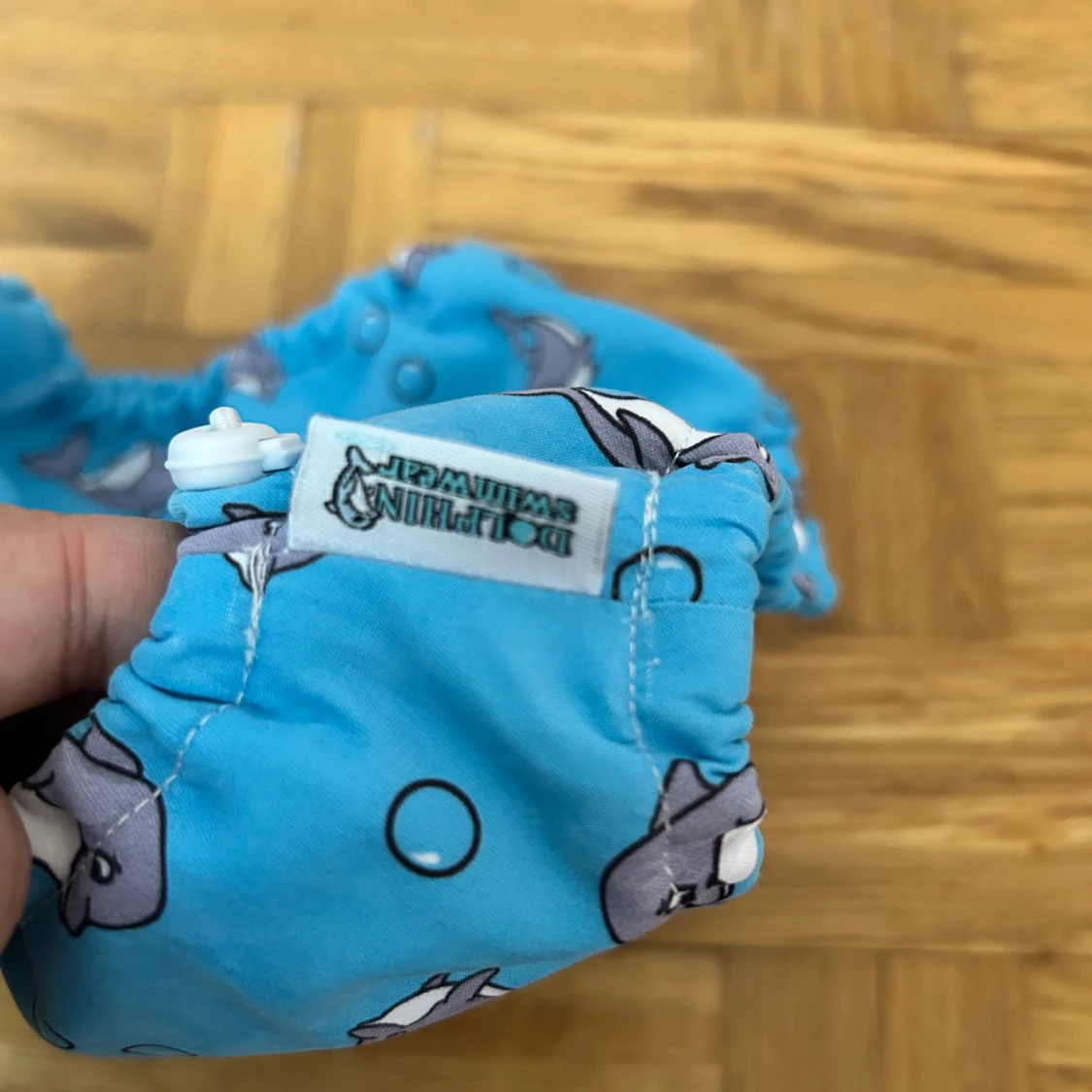 Blå bikiniunderdel med delfinmotiv - 2