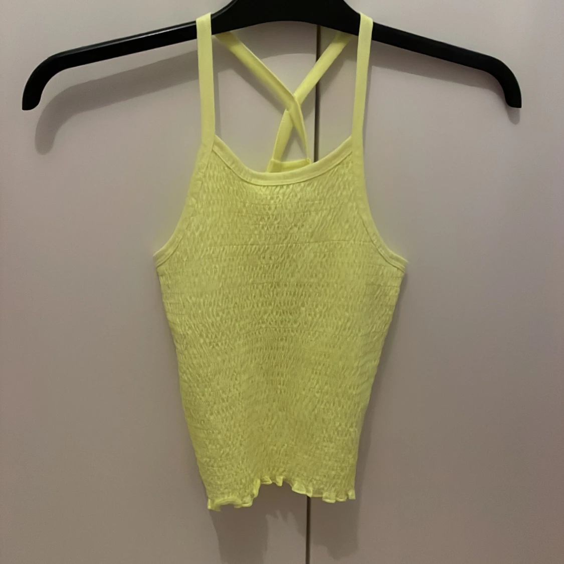 Gul smockad linnetopp från Lindex