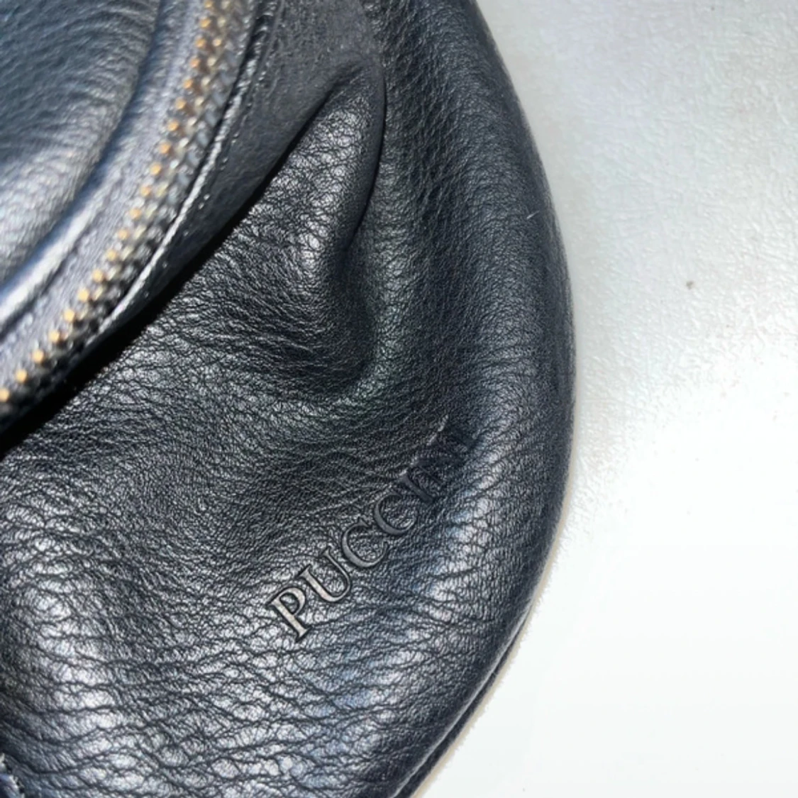 Svart magväska i skinn från Puccini - 1