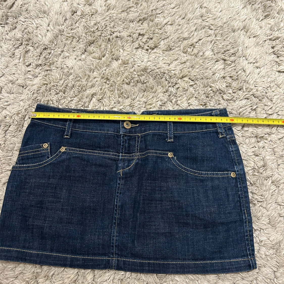 Lågmidjad jeanskjol  - 2