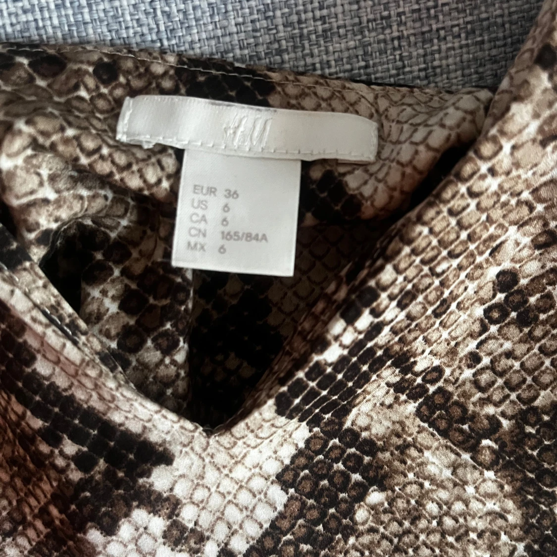 Brun ormmönstrad linnetopp H&M - 2