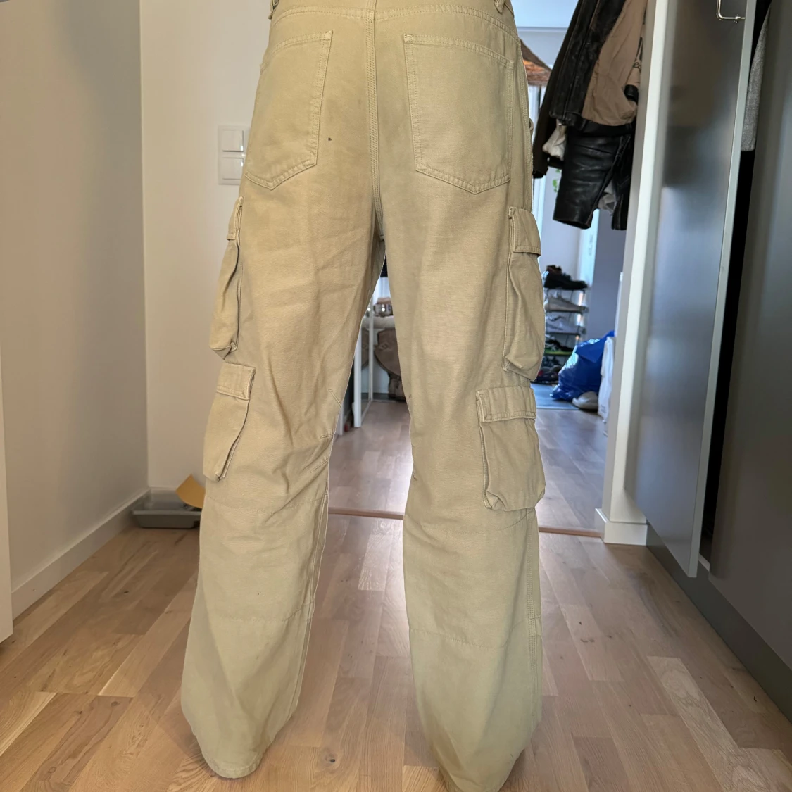 Gröna cargobyxor från Zara  - 1