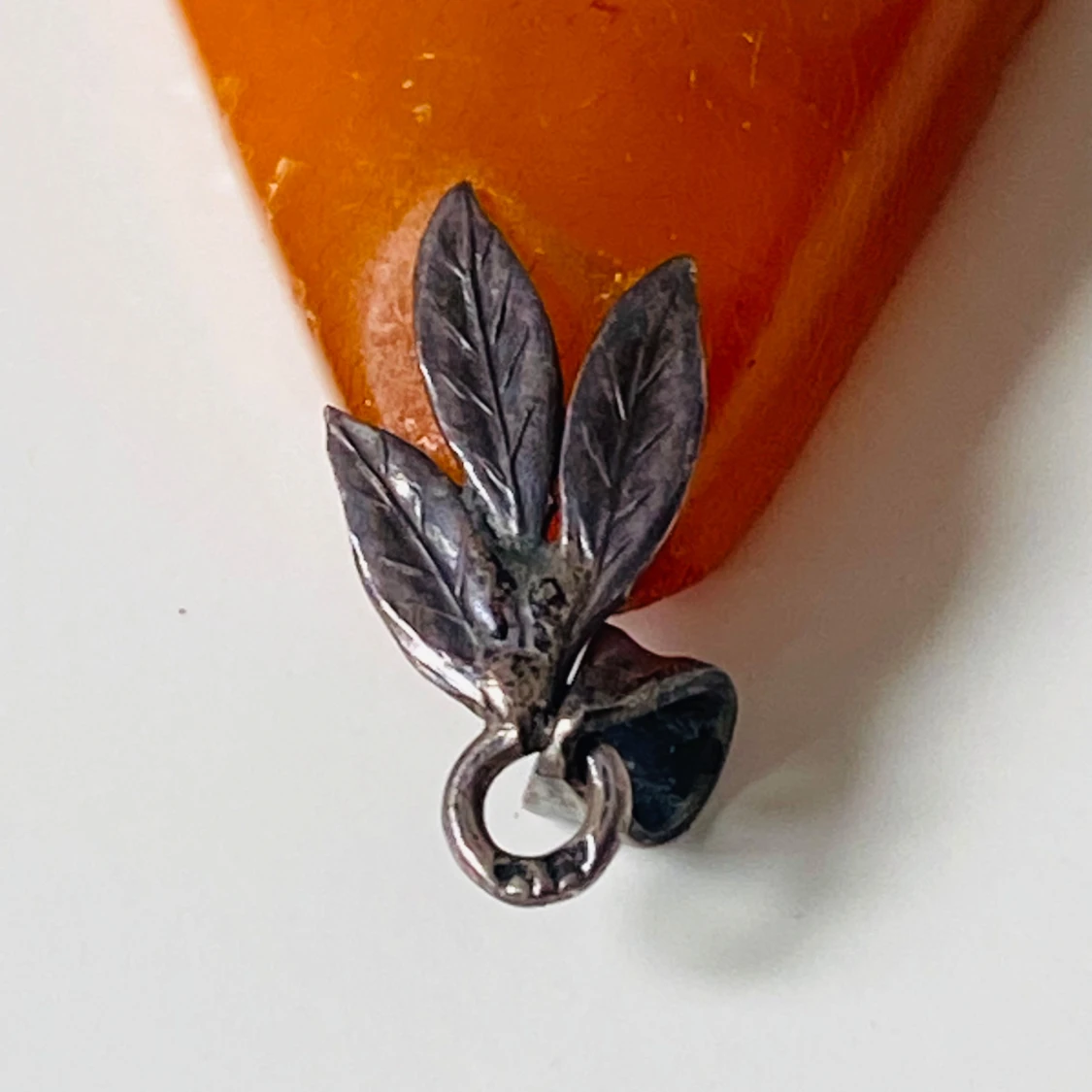 Bärnstenshänge med silverdetalj - 2