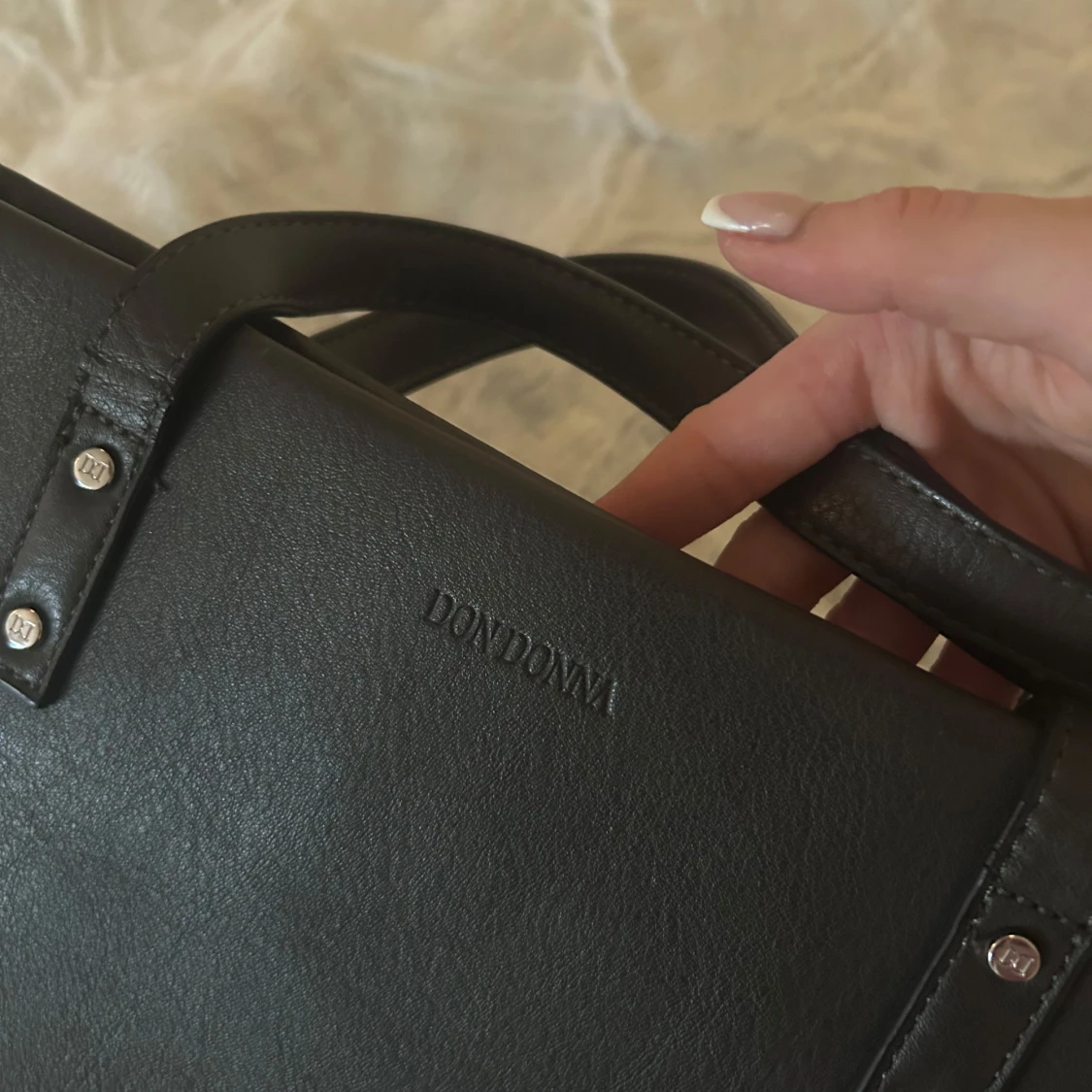 aAxelväska från Don Donna - 1