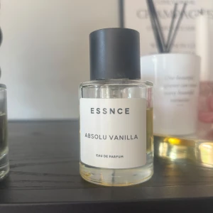 ESSNCE Absolu Vanilla - Absolu Vanilla från Essnce. 50 ml. Se mängd kvar på bild.