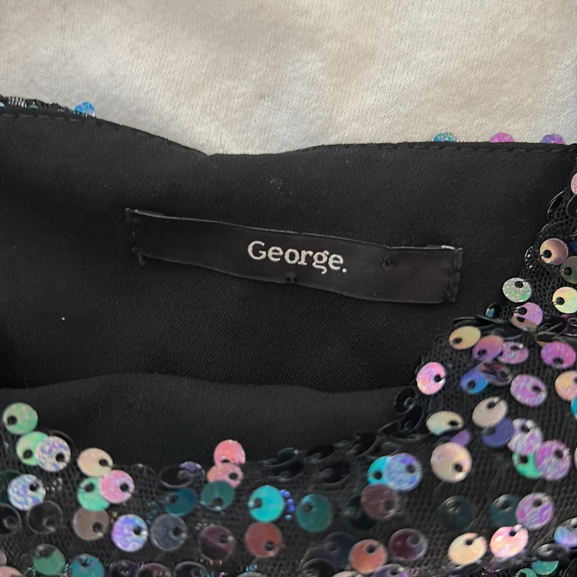 Paljettopp från George - 1