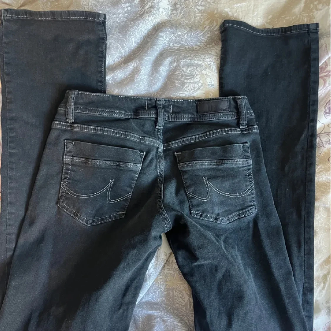 Svarta jeans från Valerie - 1