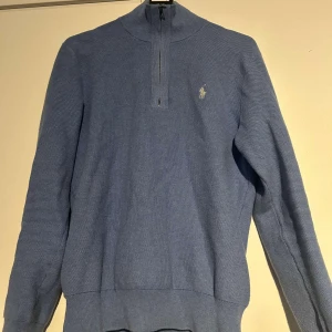  Polo ralph lauren half zip - Polo ralph lauren half zip. Only used it 1-3 times. Size s. You can come negotiate about the price!!!