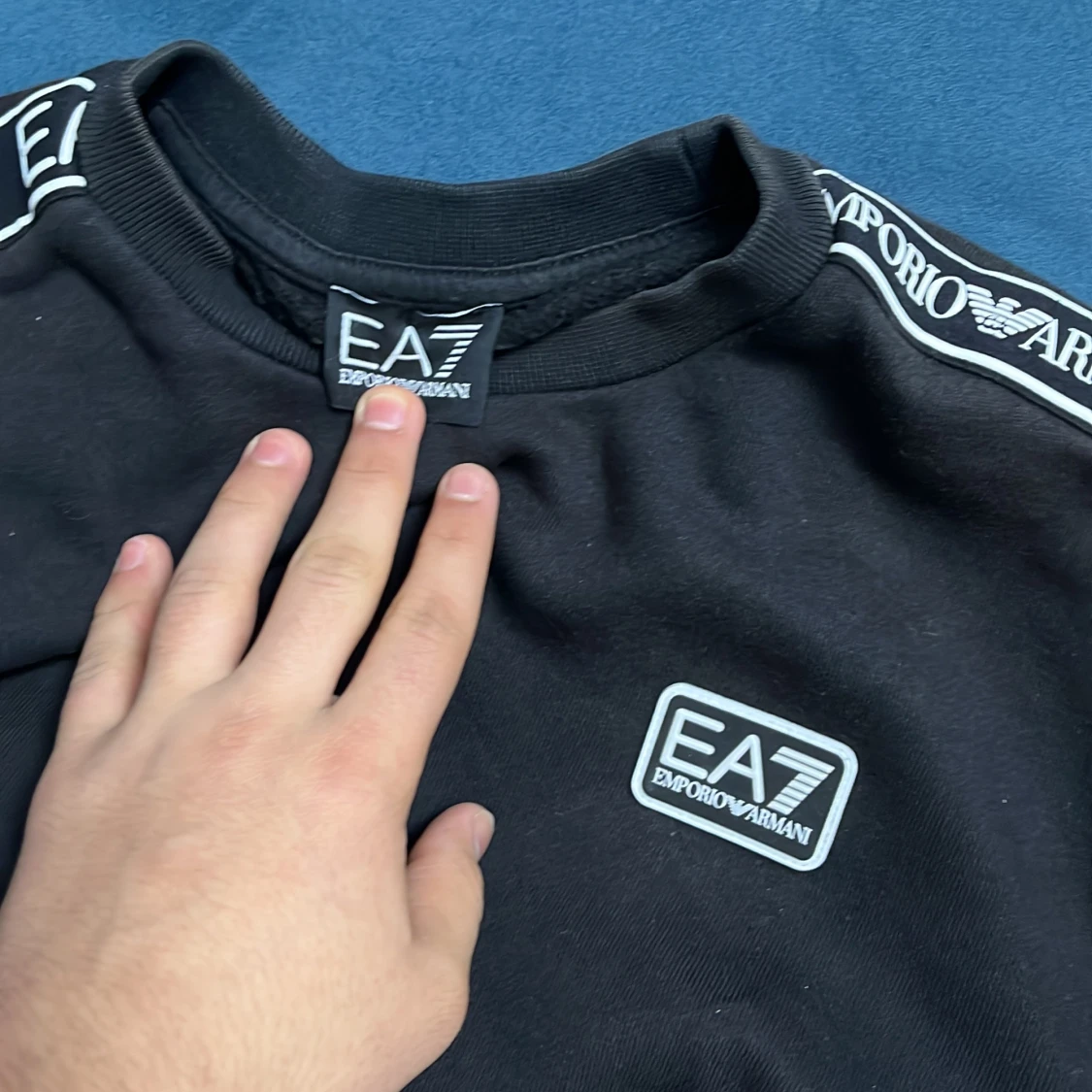 Svart sweatshirt från Emporio Armani - 1