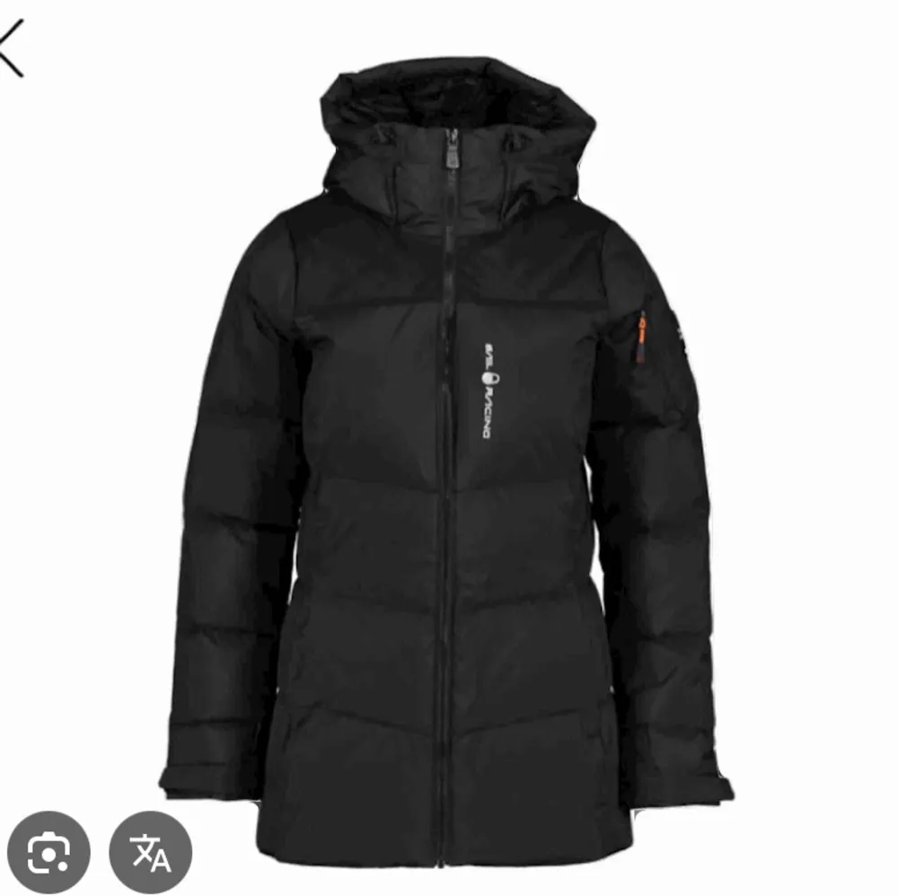 Säljer min sail racing jacka som inte kommer till användning längre. Jackan är använd en vinter och är i väldigt bra skick. Strl. Small. Ny pris ca 4000, mitt pris 2000. Men är även öppen för andra förslag!. Takit.