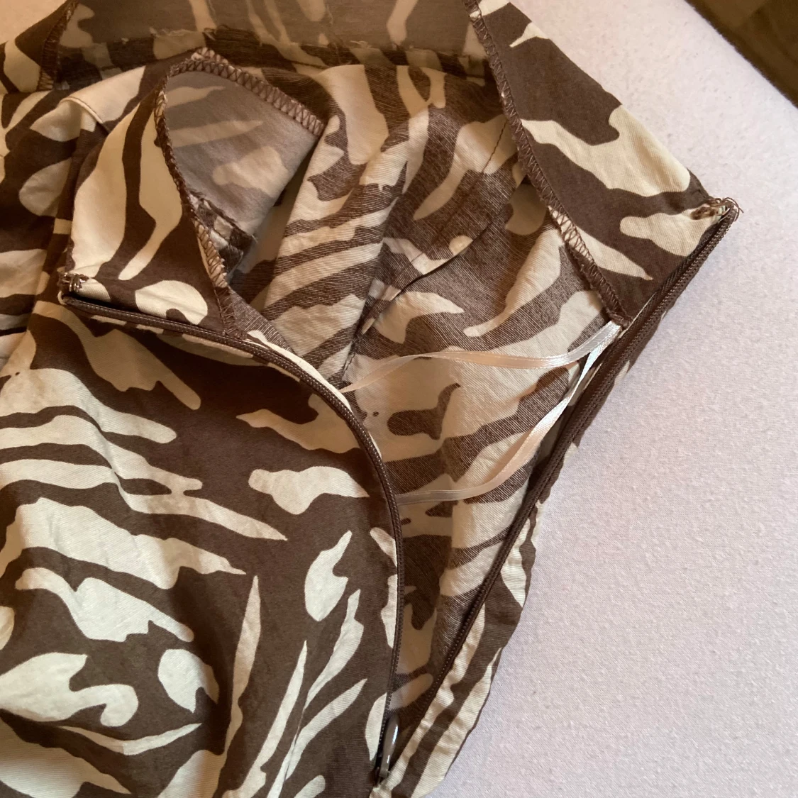 Brun och vit mönstrad kjol från Vila - 3