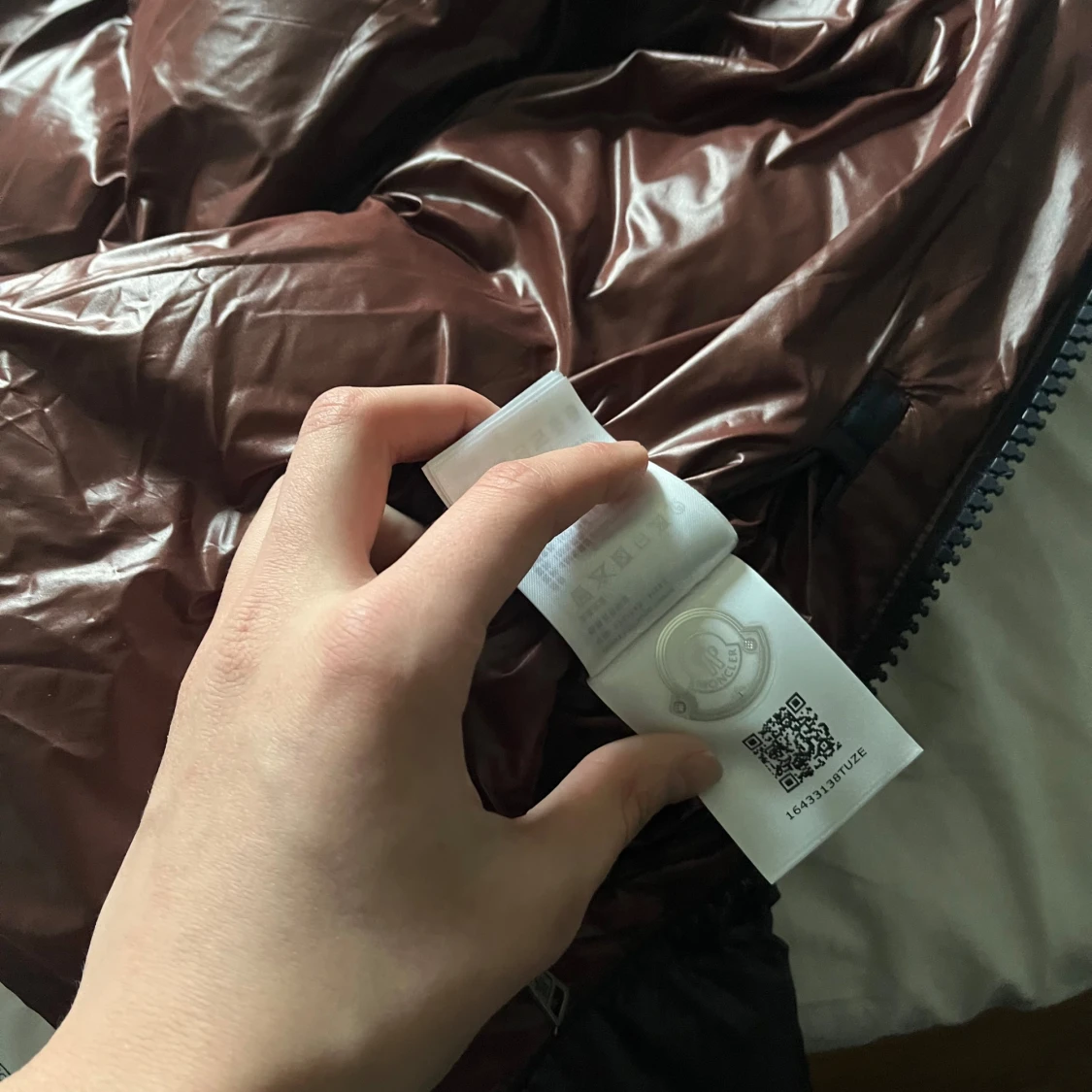 Mörkblå dunjacka från Moncler - 4