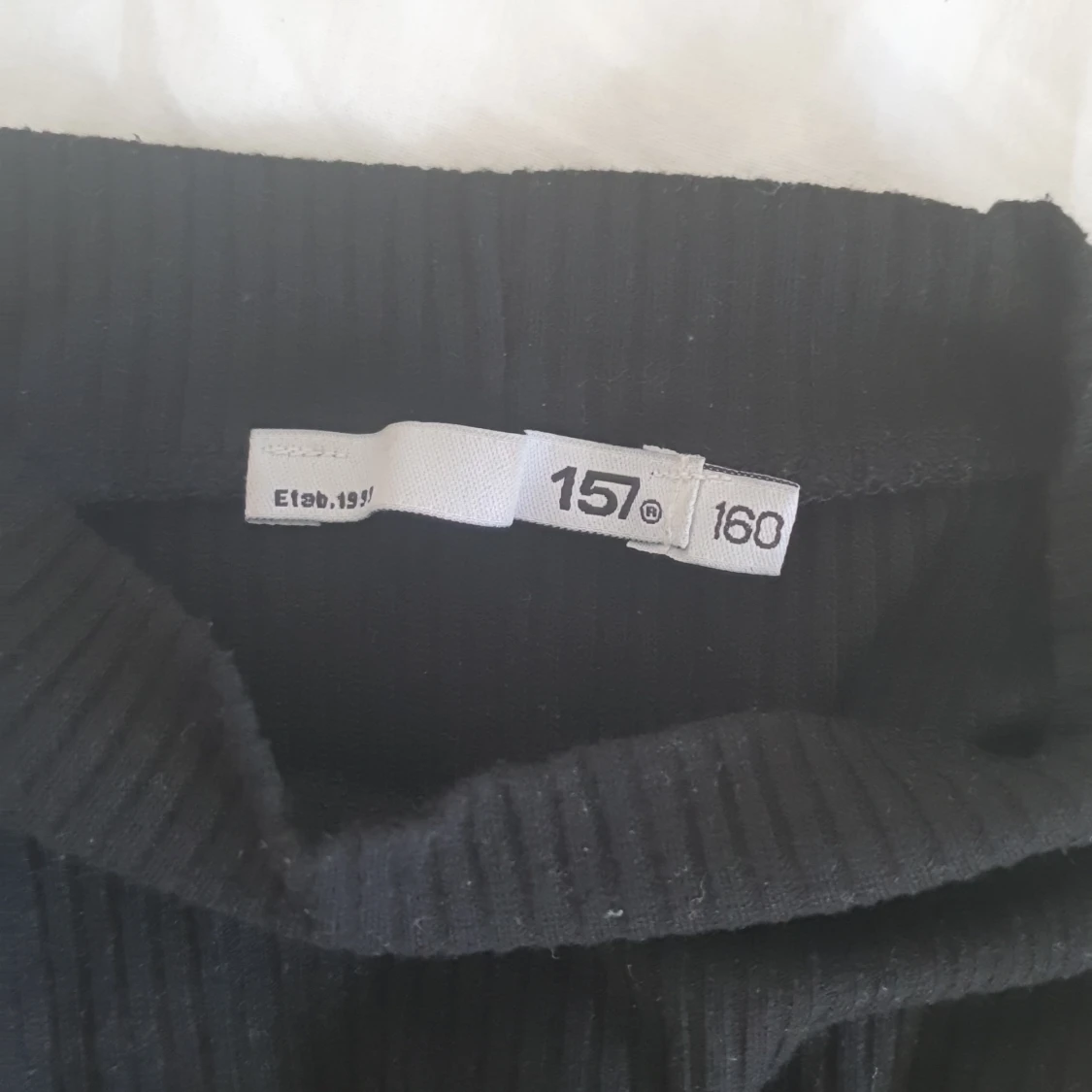 Svart ribbad tröja från 157 - 2