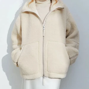 teddyjacka - Mysig beige teddyjacka 