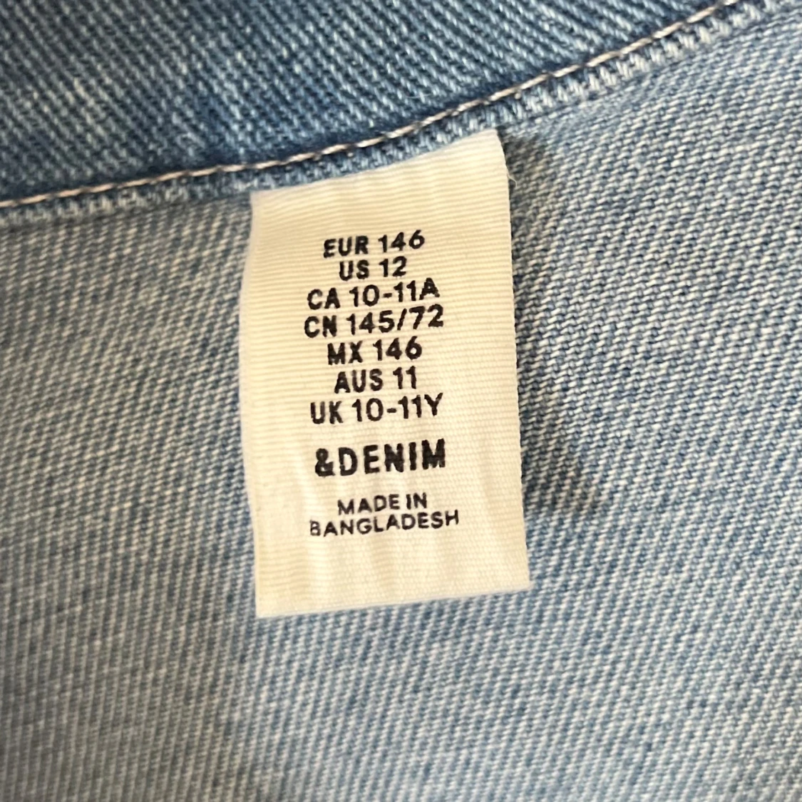 Blå jeansjacka från &Denim - 2