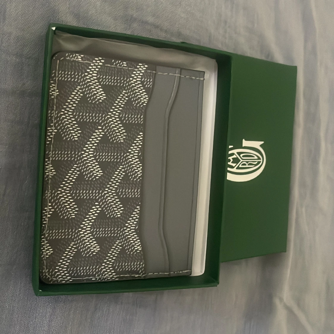 Grå mönstrad plånbok - 1