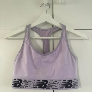 Two new balance sports bras (purple and mint) - Superfina! Priset är till båda 2!