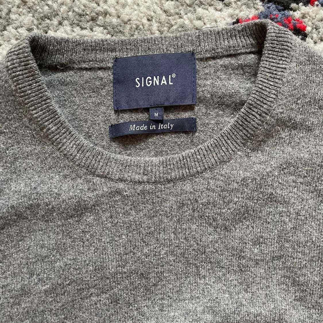 Grå stickad tröja från Signal - 2