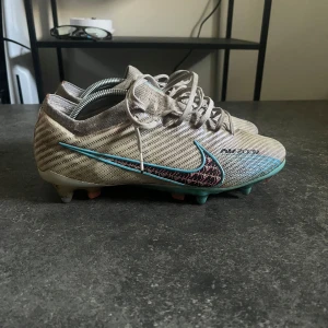 Fotbollsskor  - Nike elite, sällsynta, box finns