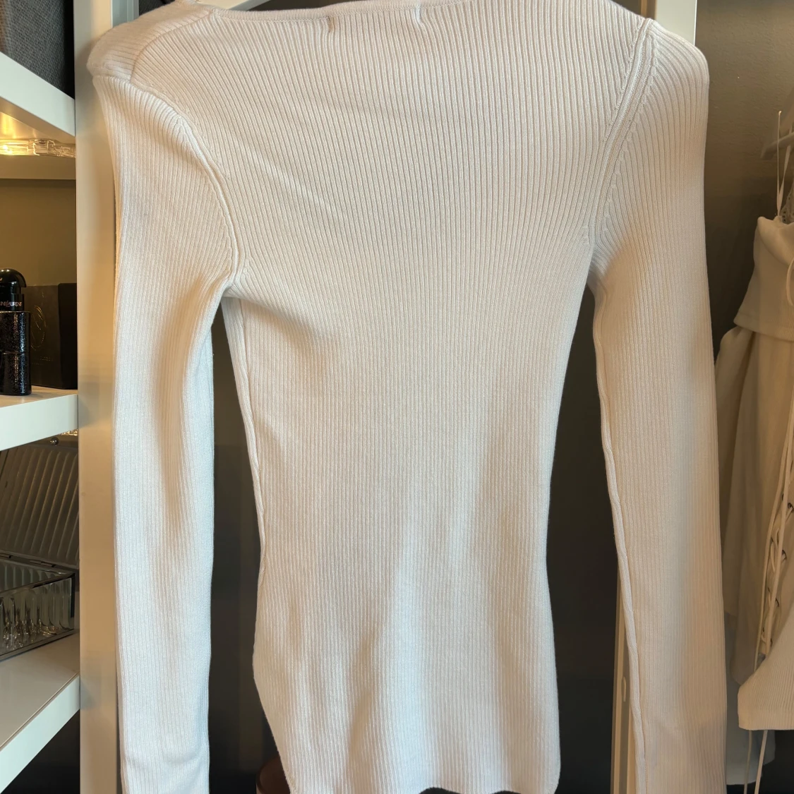 Vit ribbad långärmad topp BikBok - 2