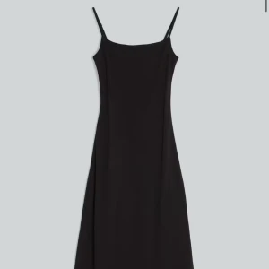 Långklänning bikbok  - Svart långklänning från Bikbok! Väldigt sparsamt använd. Säljer även en grå likadan. 🩶