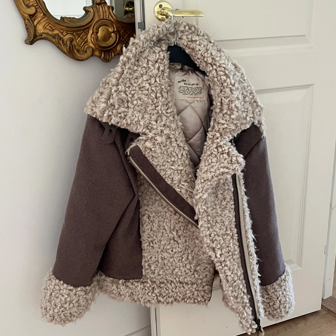 Beige teddyjacka från Odd Molly