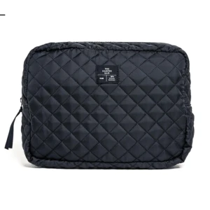 Svart necessär lager 157 - Svart necessär i medium storlek från lager 157, helt ny 