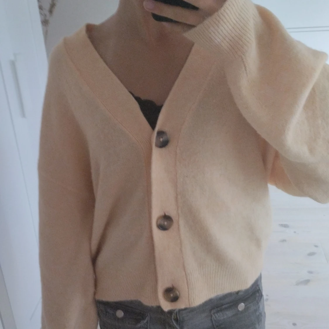 Beige kofta från H&M med knappar - 1