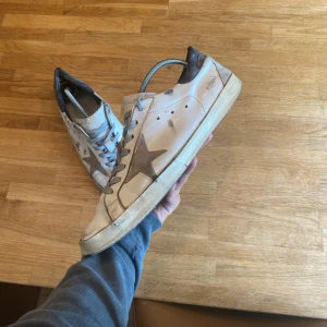 Golden goose skor - Golden goose skor✅strl 44. Pris kan diskuteras👍