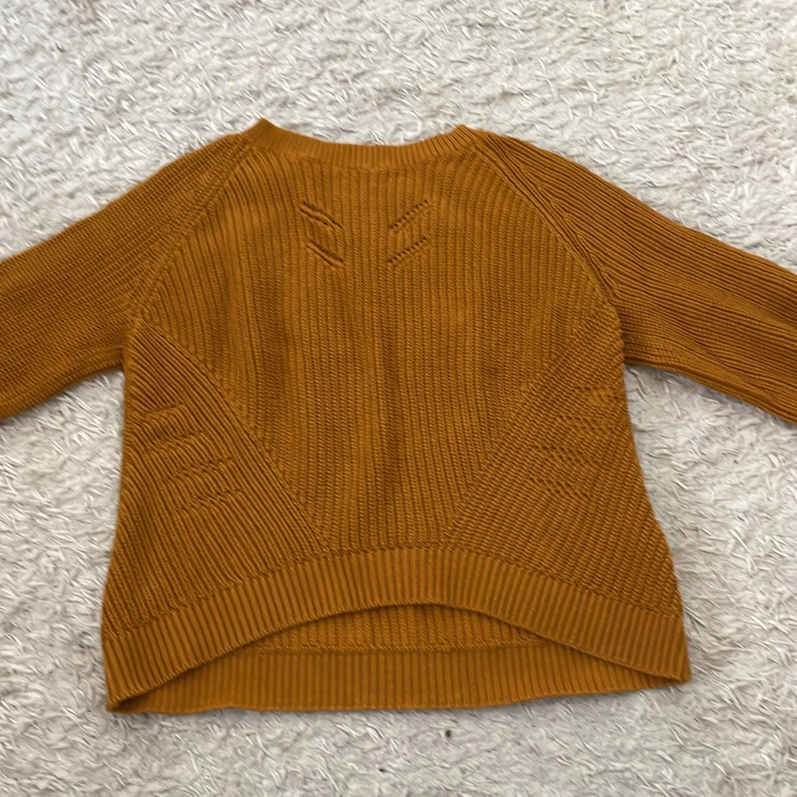 Senapsgul stickad tröja med mönster - 2