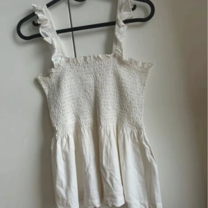 Peplum  - Mycket sparsamt använd 