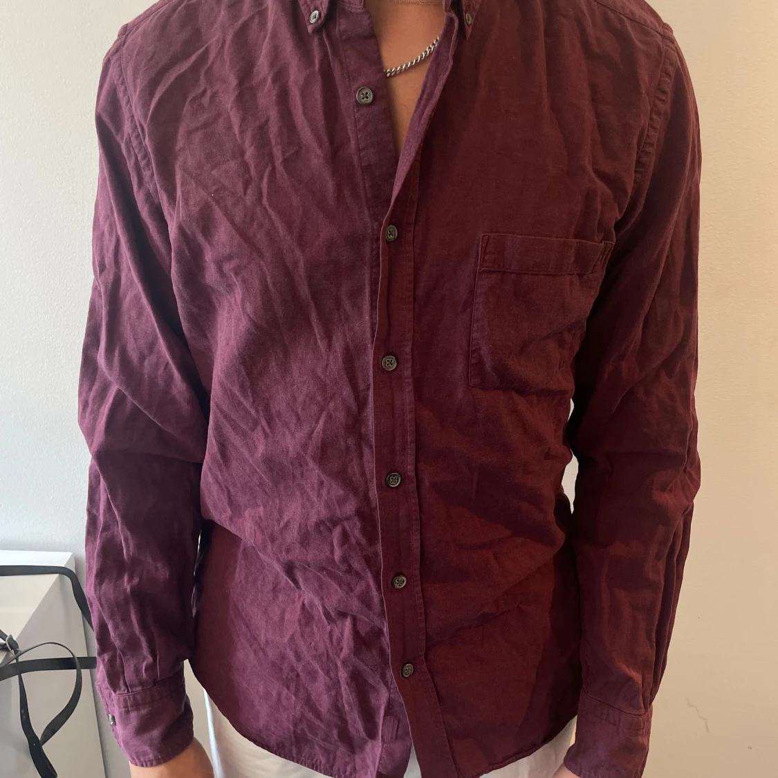 Vinröd skjorta från Massimo Dutti - 1