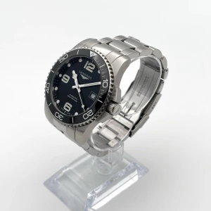 Longines Hydroconquest Automatic - • Modell: Longines Hydroconquest Automatic  • Storlek: 41mm • Referens: L37814566 • År: 2021 • Skick: Bra • Medföljer: Fullset + Kvitto 