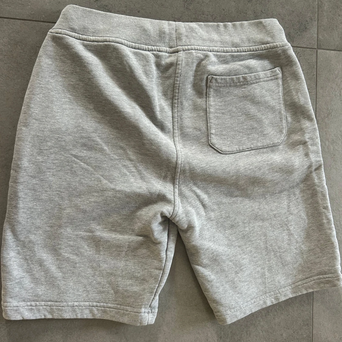 Gråa shorts från Sail Racing - 2