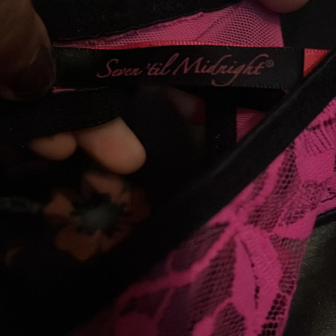 Rosa spetsklänning Seven 'til Midnight - 2
